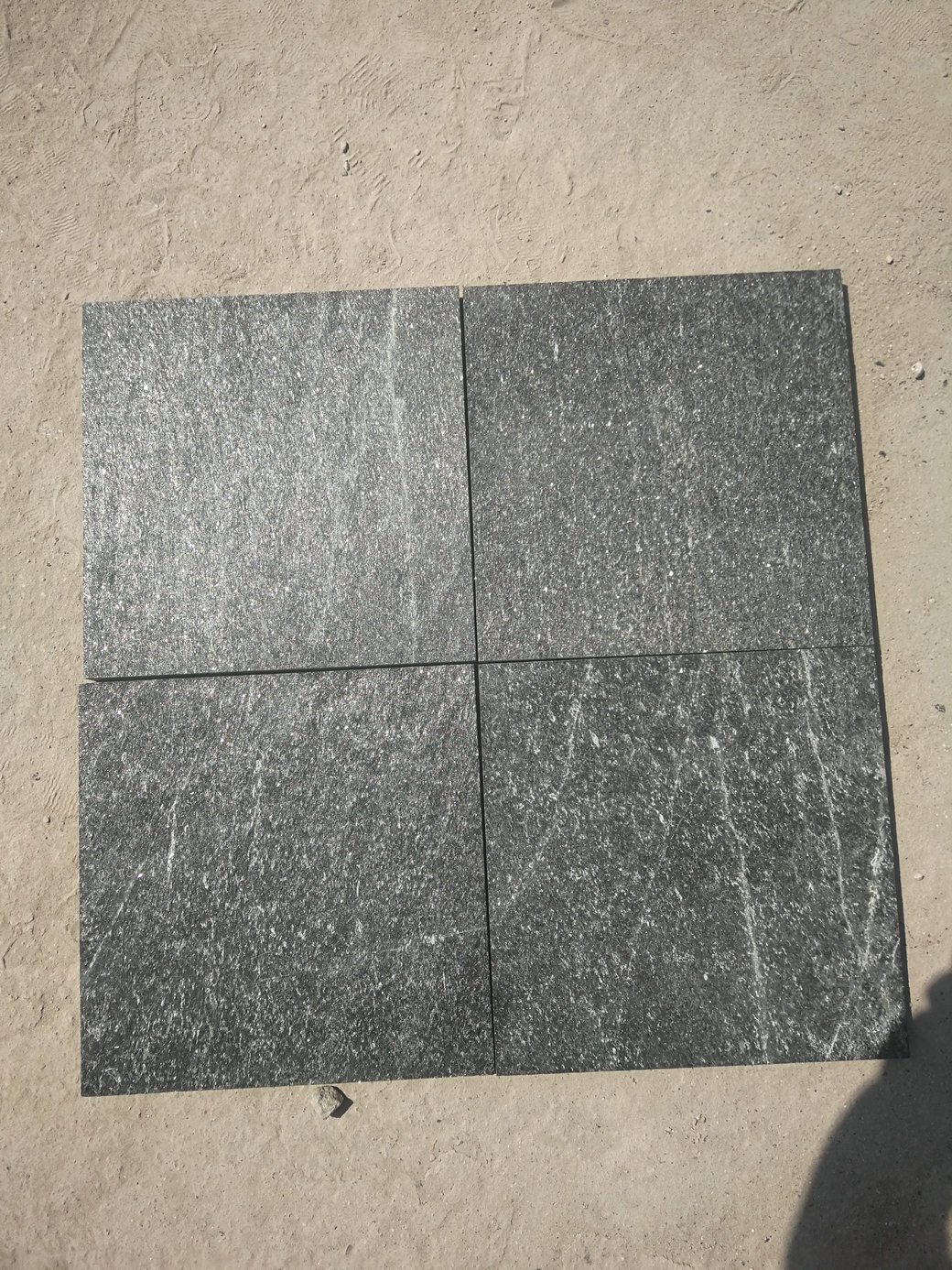 Blackquartzite-2