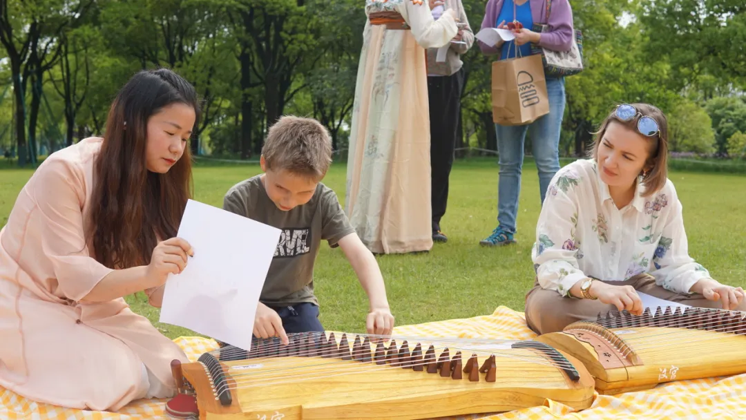 Guqin - Chinese tradition instrument