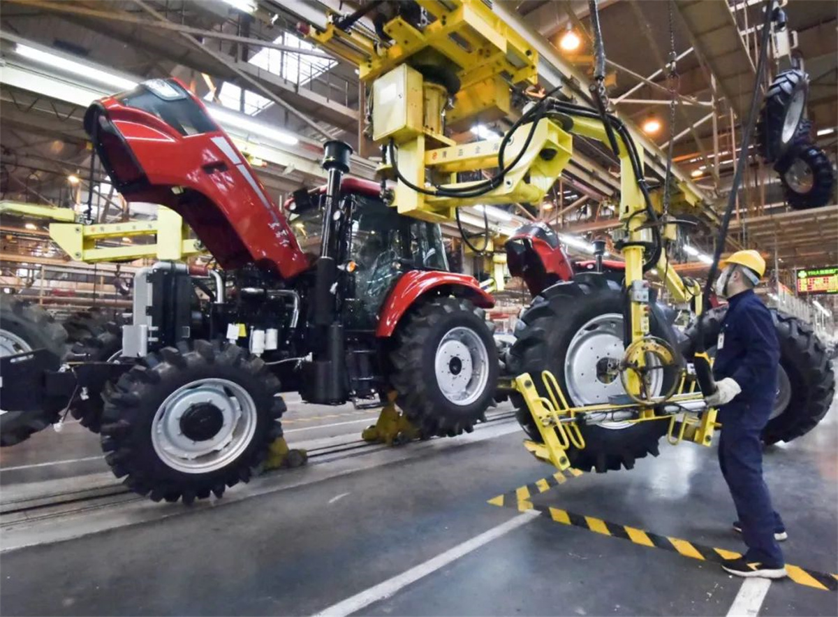 Tractor assembly line SKD CKD