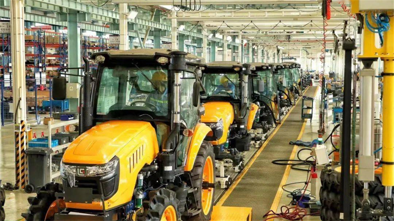 Tractor assembly line SKD CKD