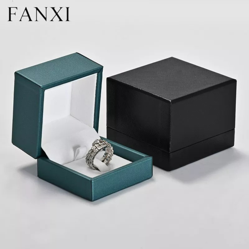 FANXIcustomlogo-colourjewelrypackagingbox-format_webp-1