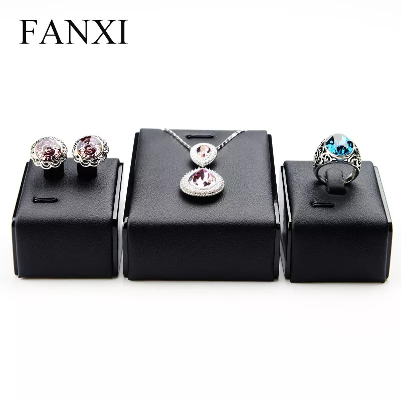 FANXICustomLeatherJewelleryExhibitorOrganizerStand_y-format_webp-2