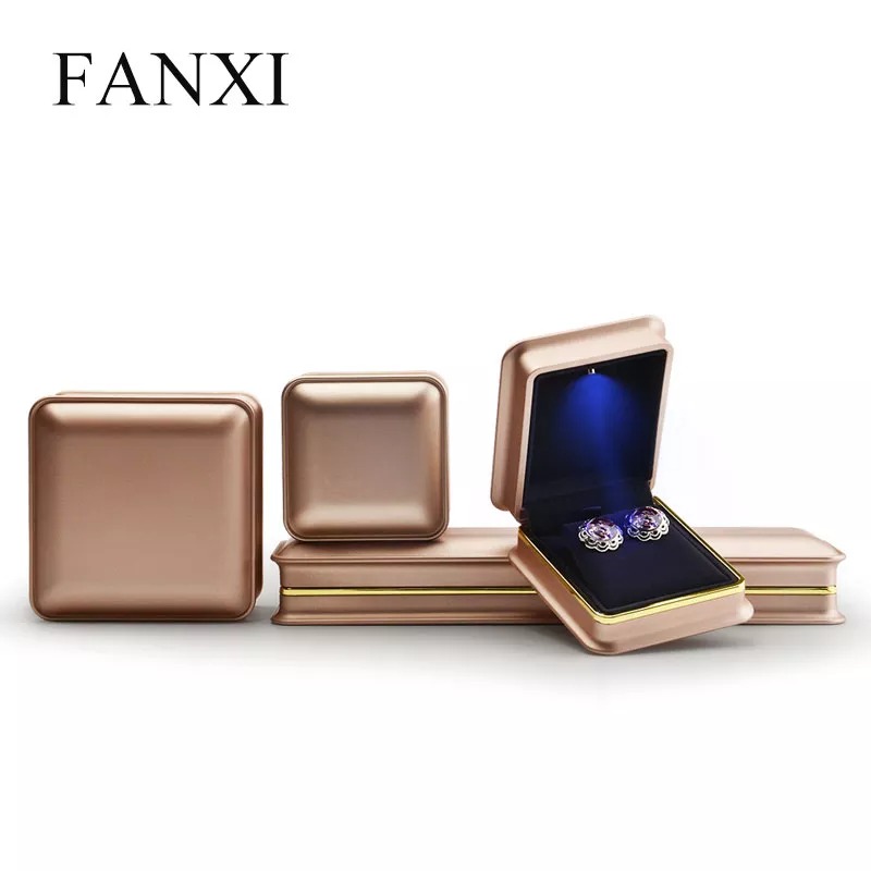 ledjewelrypackagingboxwithlogo-format_webp-1