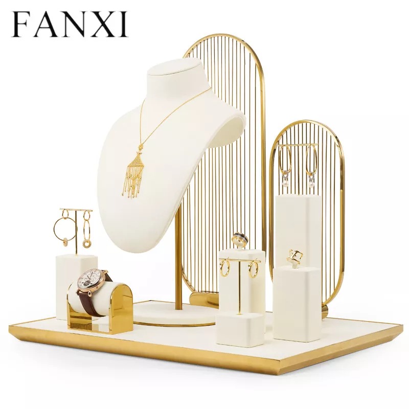 Newdesignmetalframeluxuryjewelrydisplaystand-format_webp-8