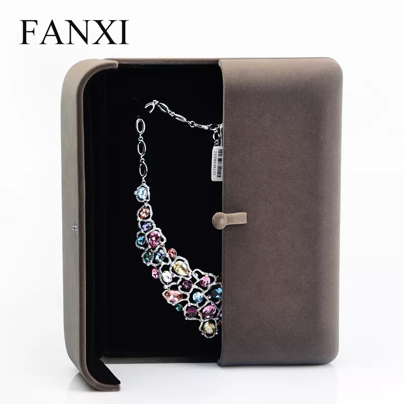 FANXIAcceptCustomHighEndVelvetBigNecklace_yy-format_webp-2