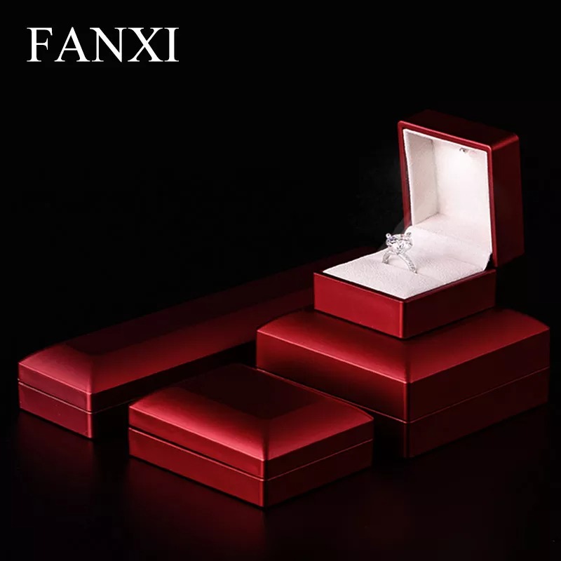 FANXICustomLogoPlasticPackagingBoxWithVelvet-format_webp-2