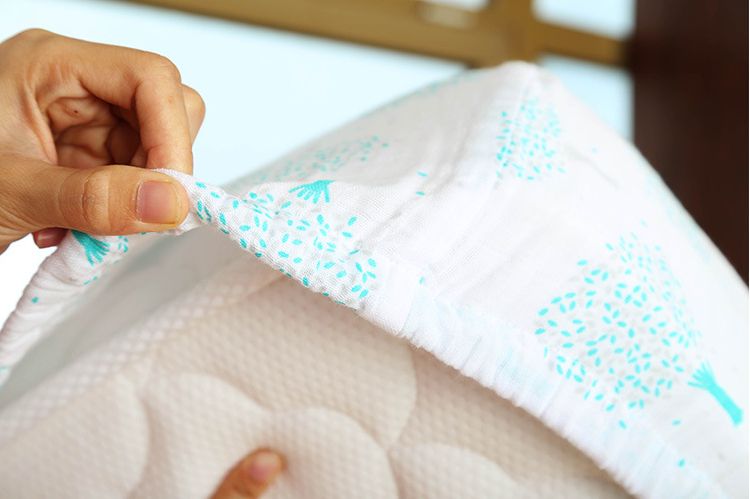 70%organic Bamboo 30%cotton Muslin Soft Breathable Comfortable Baby Crib Sheet - View 4