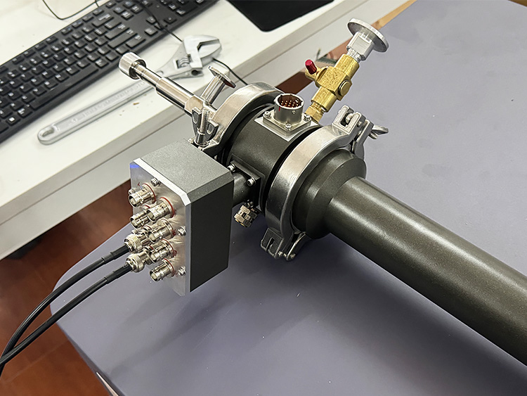 DXRC-102 customized vacuum continuous flow cryostat 2