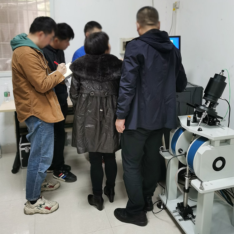 Professors and students at HUST are studying DXV-100 laboratory VSM together