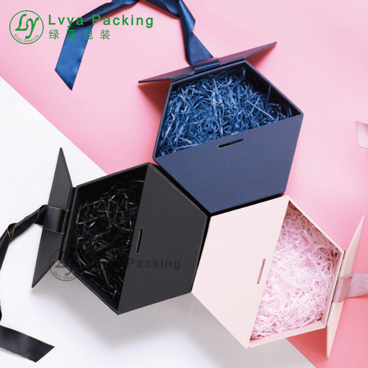 Specialshapeboxwithribbon-2