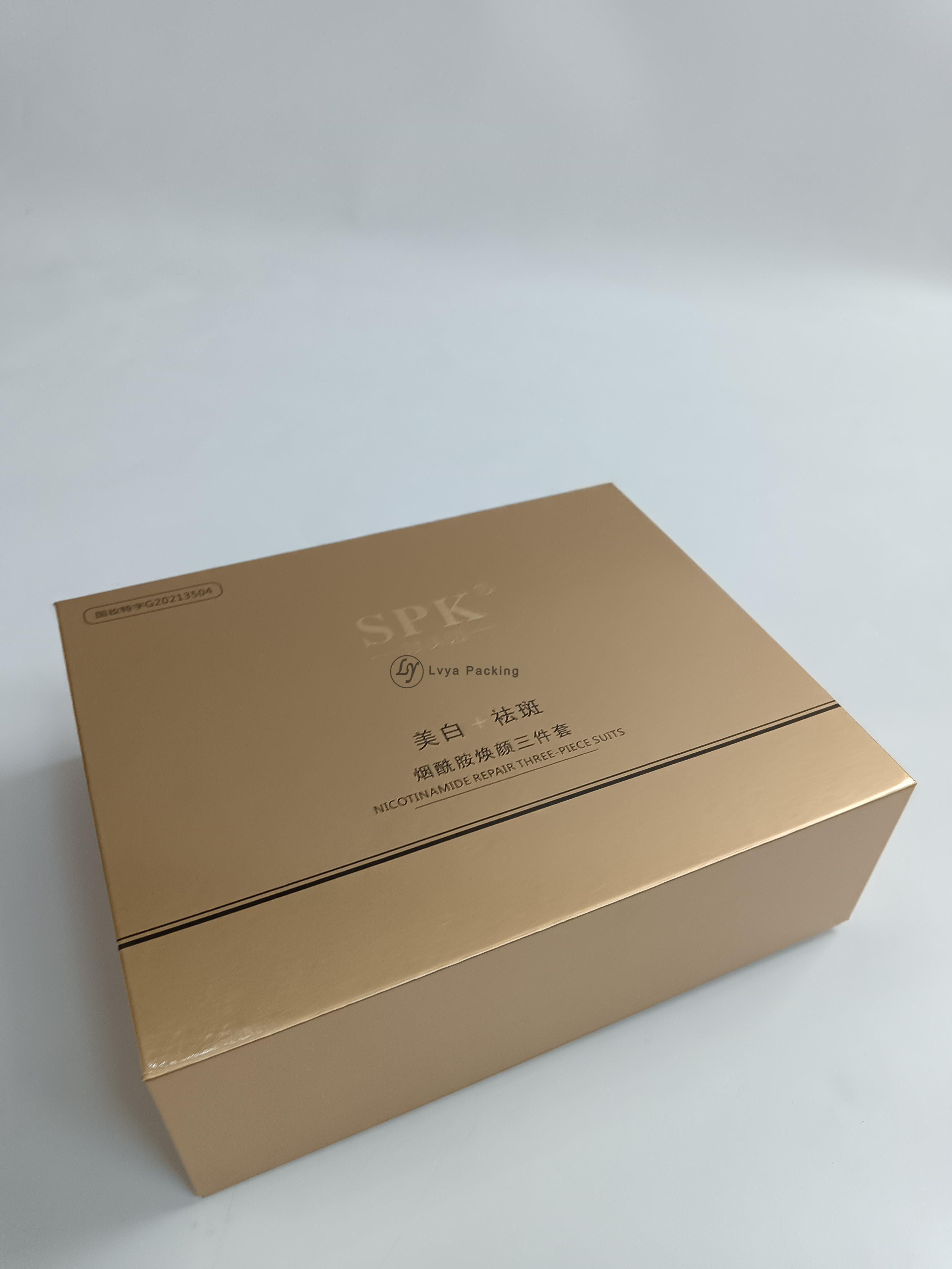 Flipwithmagnetgoldenstampingcosmeticgiftpaperbox-5