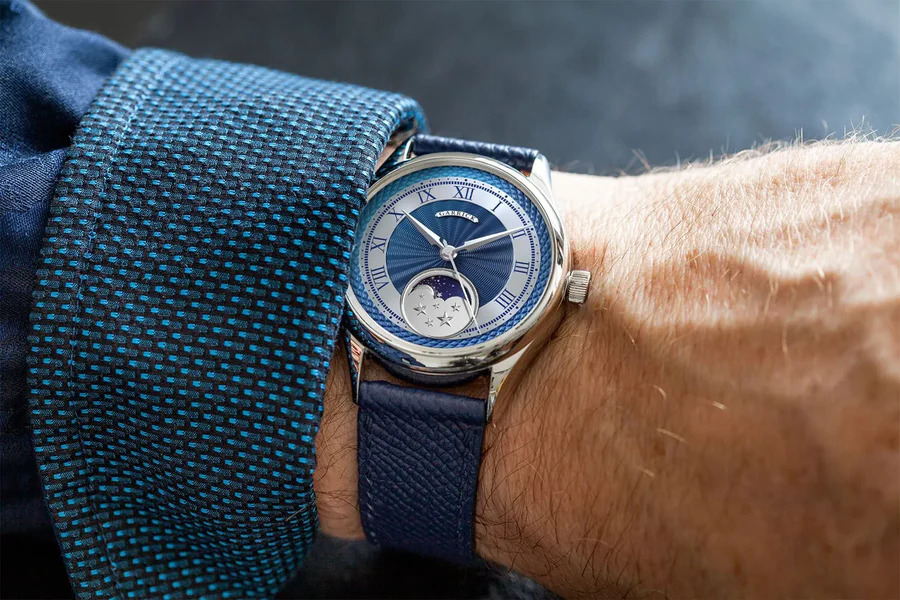 S5-moon-phase-blue-dial_1