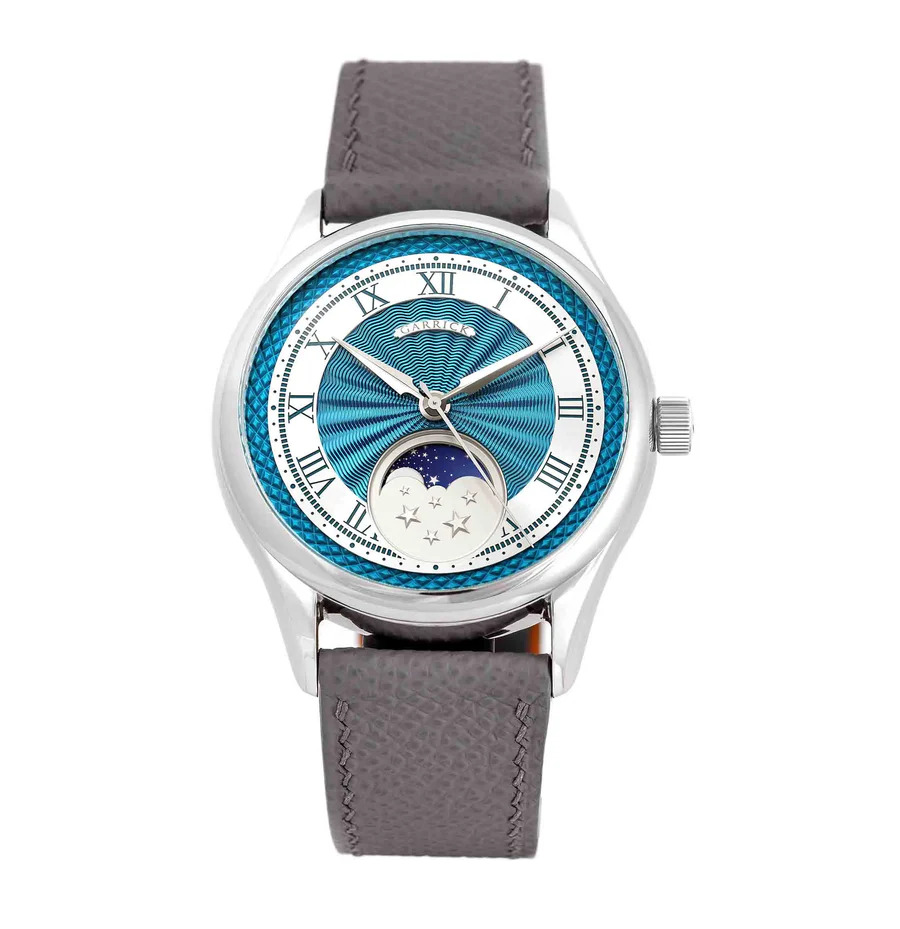 S5-moon-phase-blue-guilloche-dial-1_c1528109-83cf-4358-9c9b-ec14971d31d1