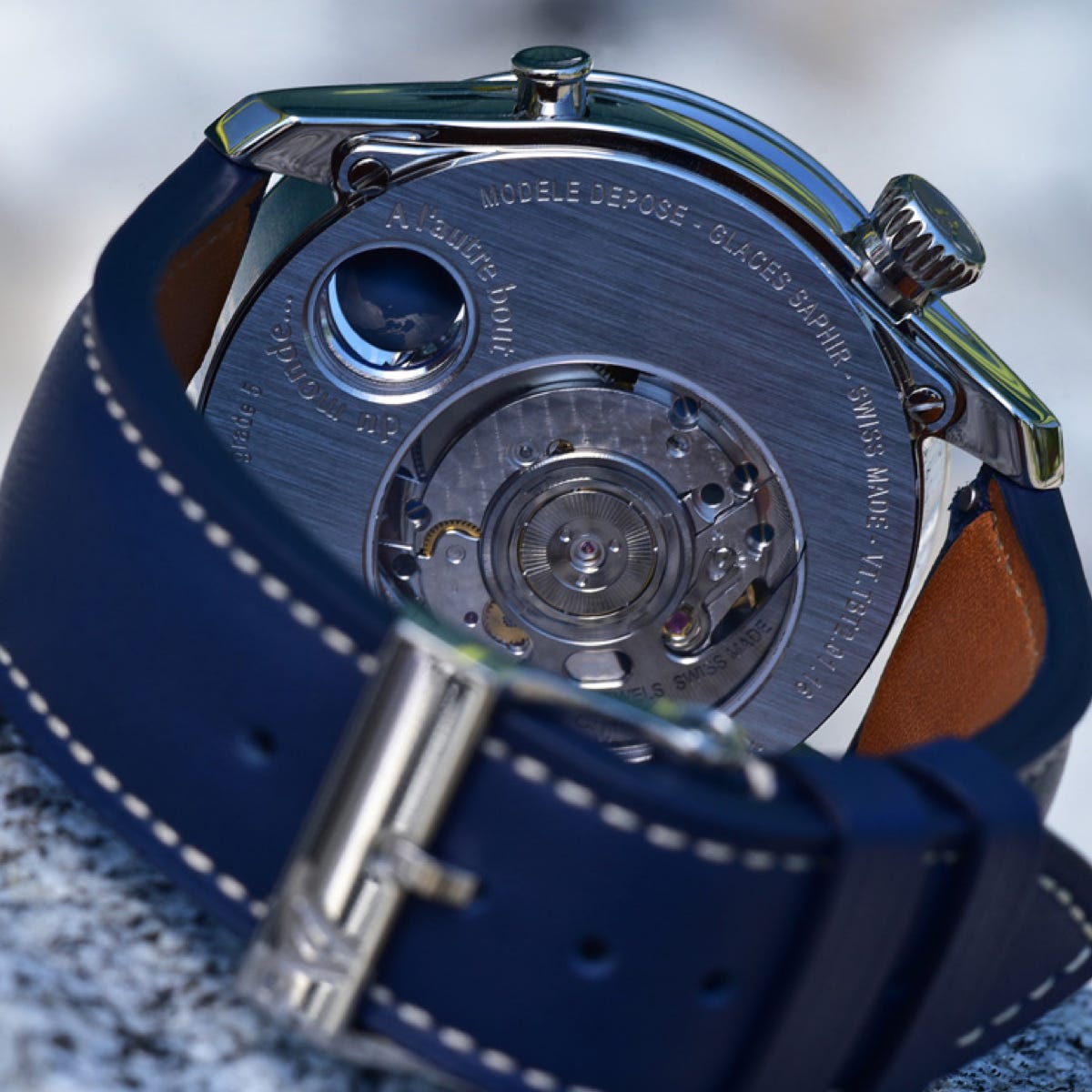 TYCHO-BRAHE-TOME-3-ARABIC-BLUE-CASEBACK