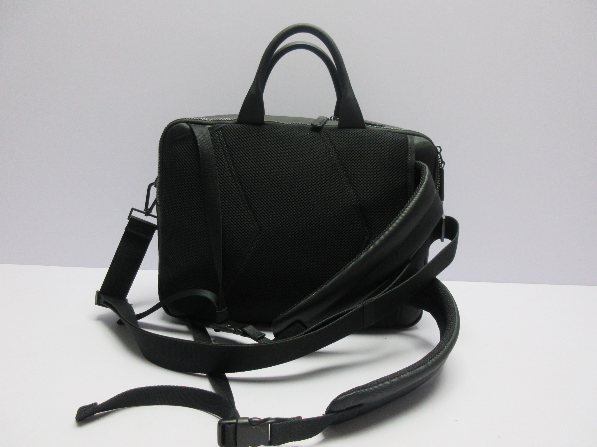 FA21CKCOMMUTECONV2GLAPTOPBAGBLACK-BACK