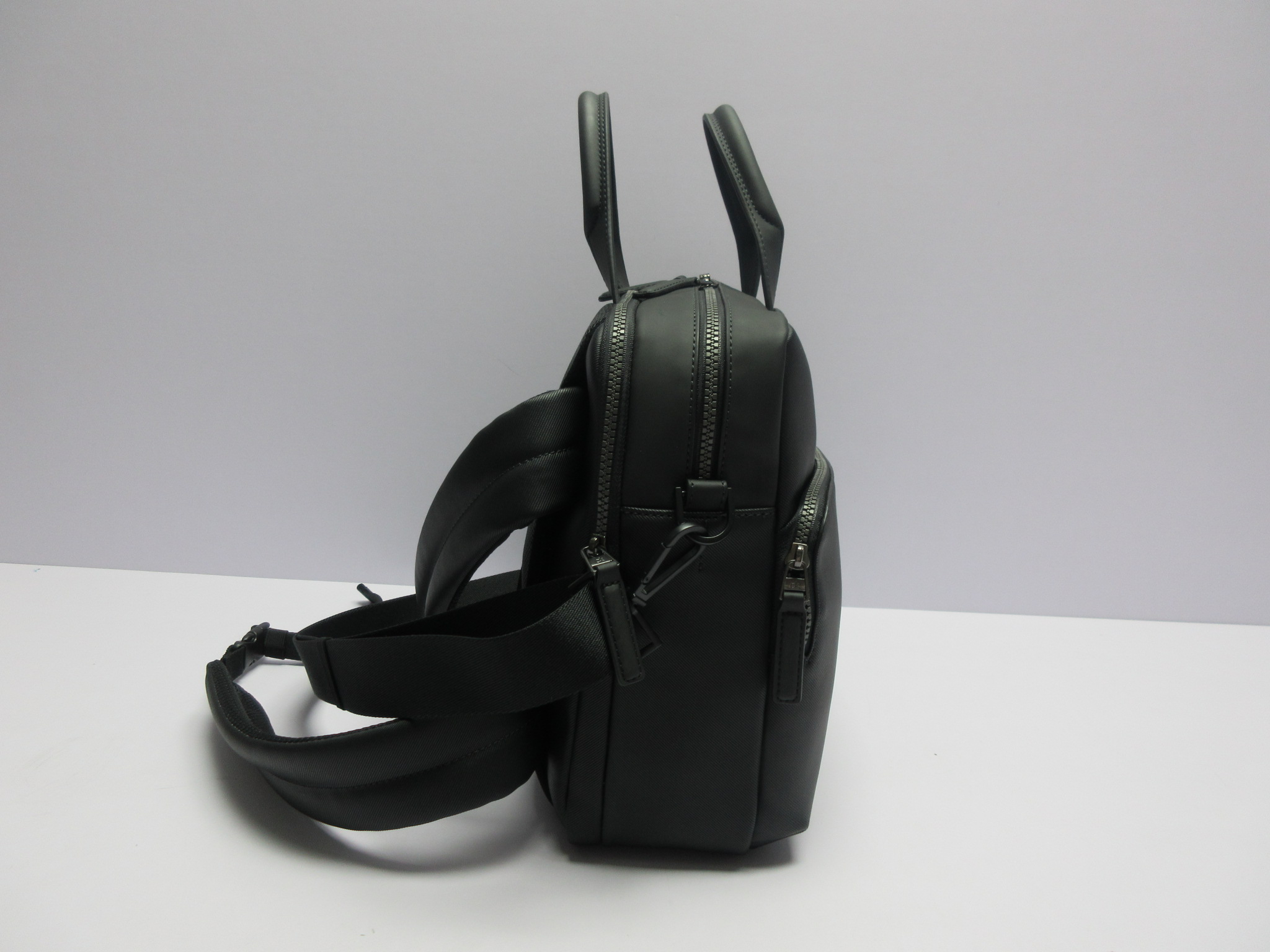 FA21CKCOMMUTECONV2GLAPTOPBAGBLACK-LEFT