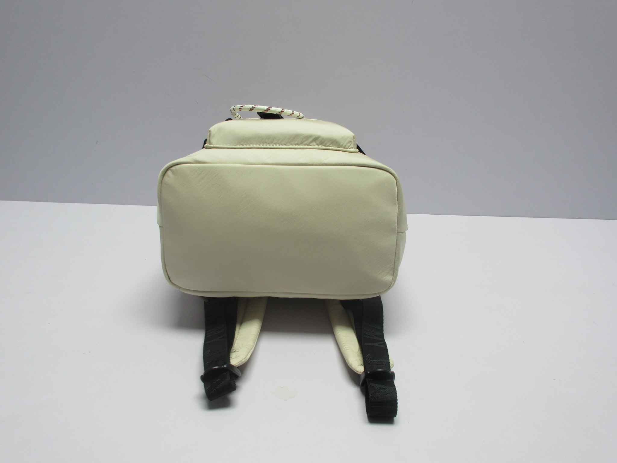 FA22TJWNYLONBACKPACKSTONEYBEIGE-BASE