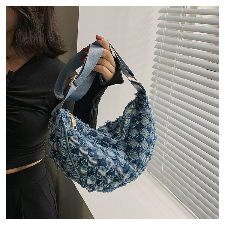 Women2024newcheckerboardcheckerboardshoulderunderarmbagfashionretrocrossbodybag-10008