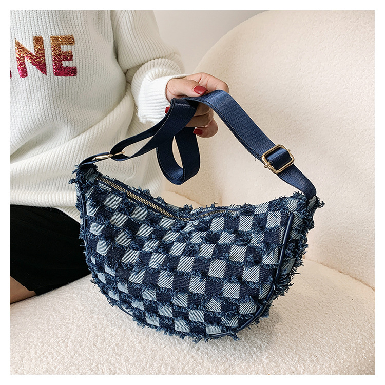 Women2024newcheckerboardcheckerboardshoulderunderarmbagfashionretrocrossbodybag-10013