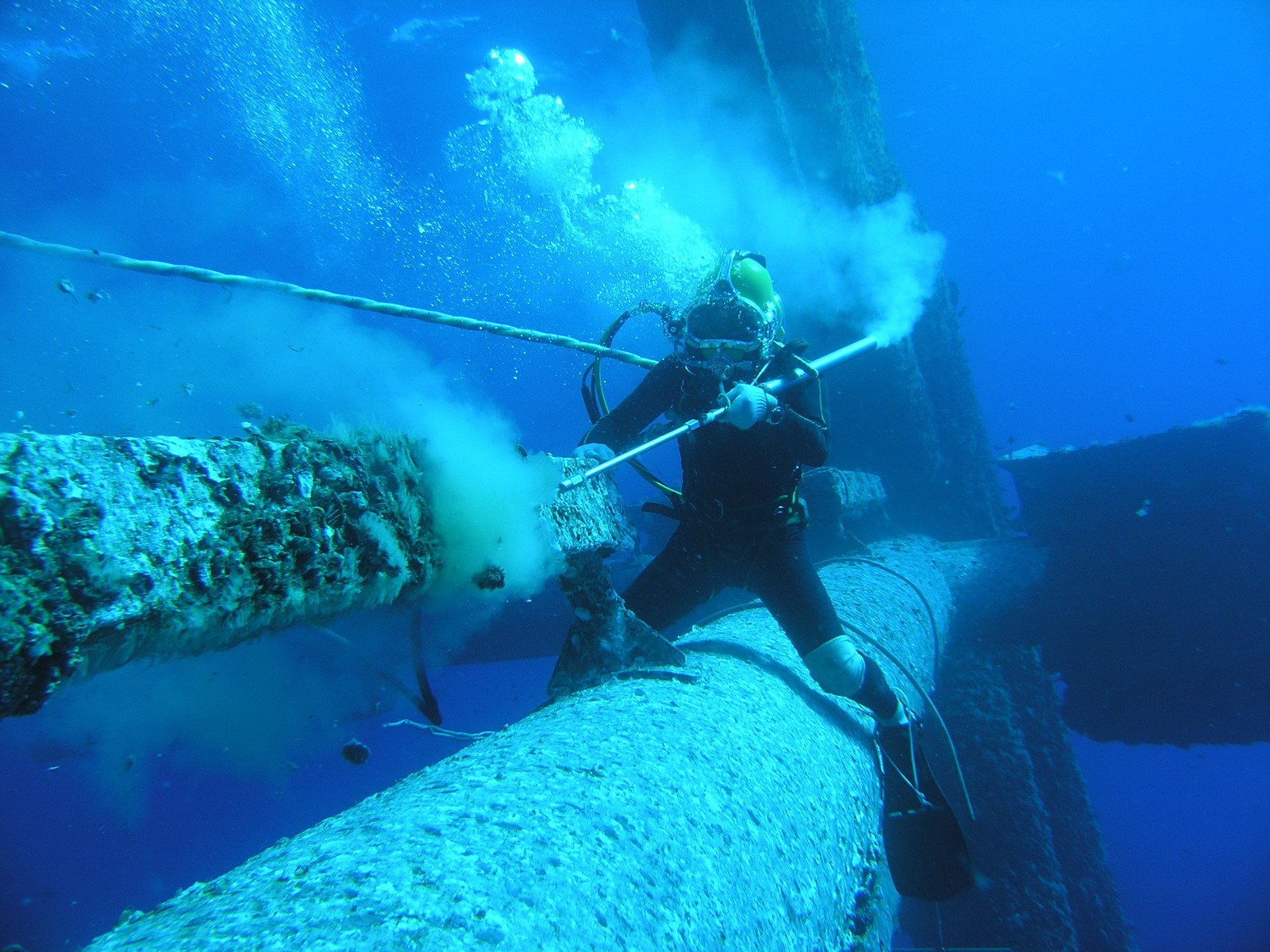 Underwater rust removal in Angola