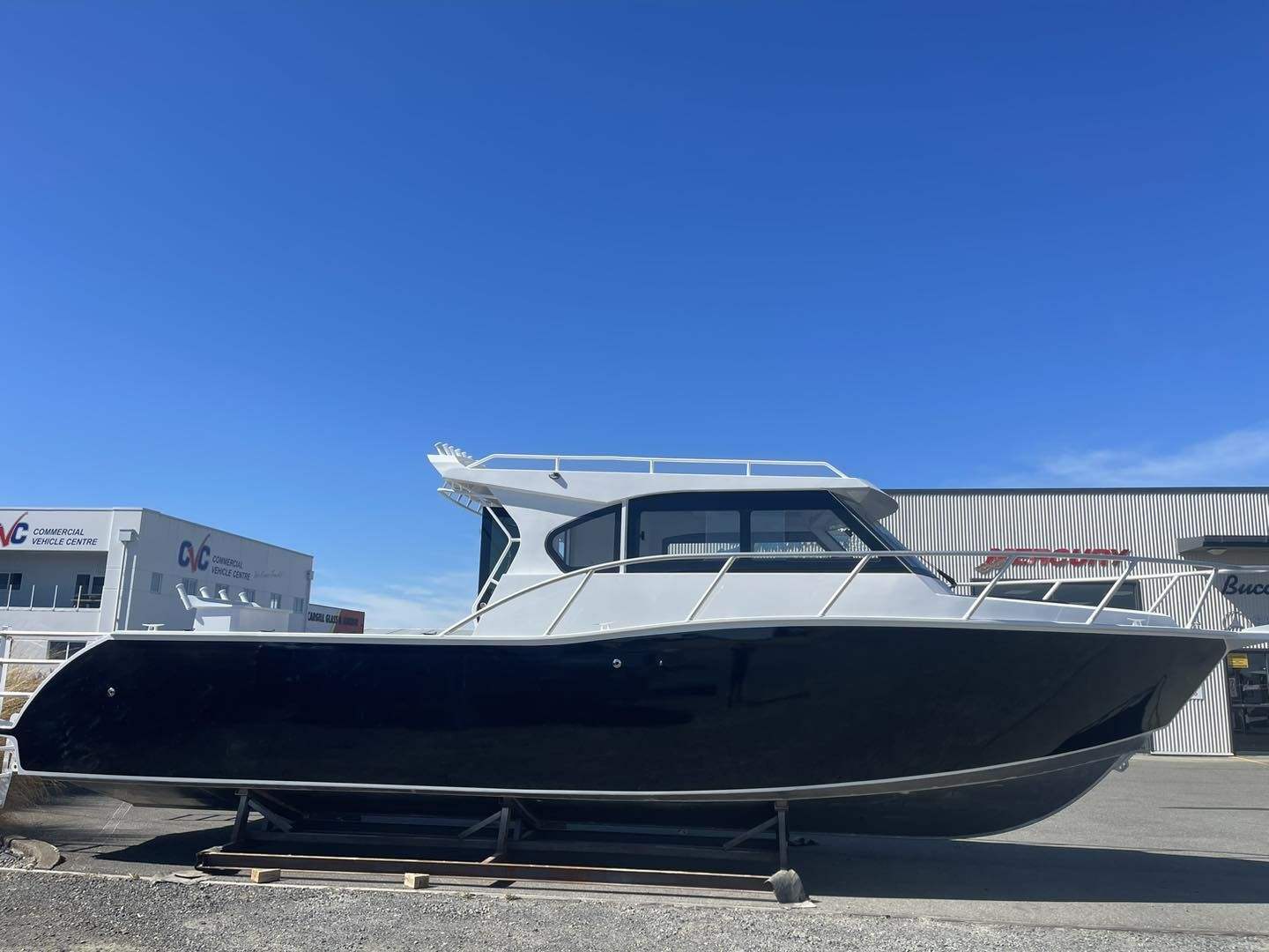 black9.6metersfishingboatvesselhighspeedyachtdurablestrongmarinealuminumboatswithgoodpriceforsale_cea64facc091ef2b220222a3e0692e8f1