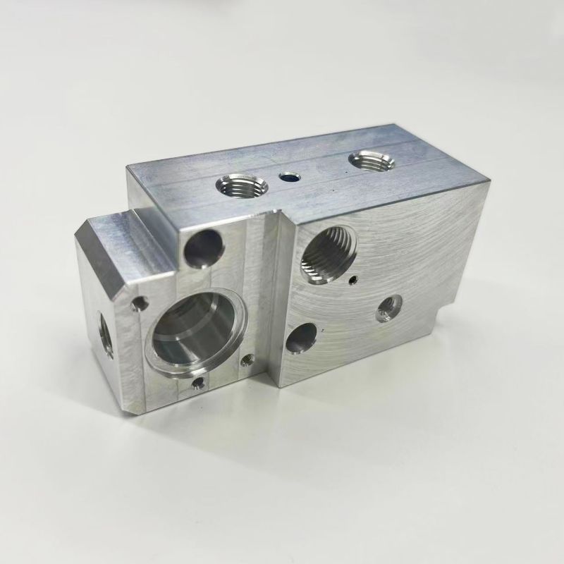 Customized-Stainless-Steel-Aluminum-Titanium-CNC-Machining-Service-Machinery-Milling-Parts-2