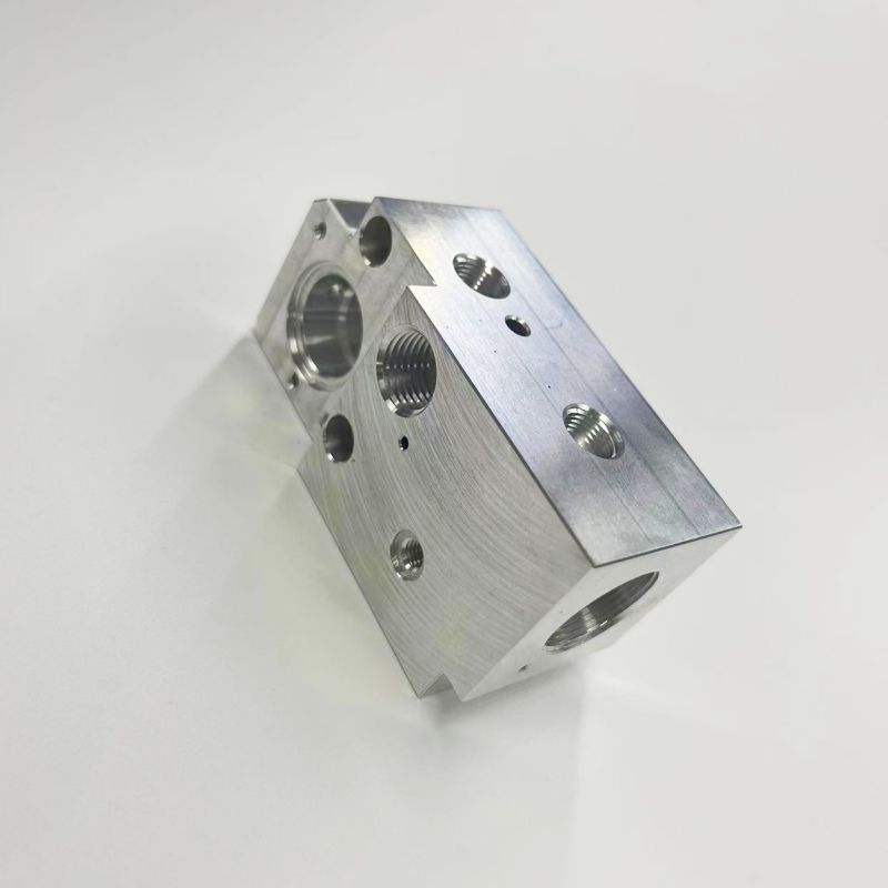 Customized-Stainless-Steel-Aluminum-Titanium-CNC-Machining-Service-Machinery-Milling-Parts-3