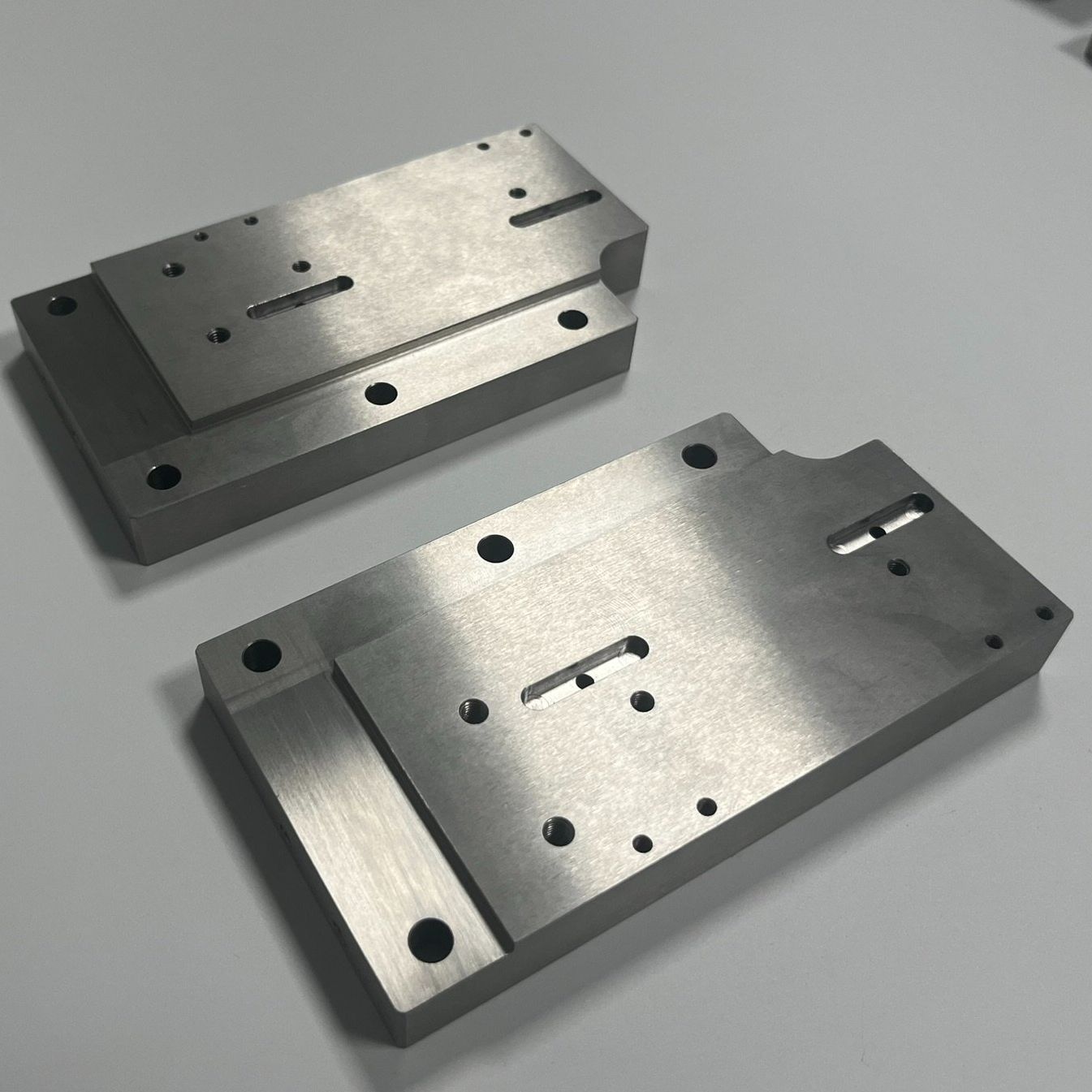 Precision-CNC-Milling-CNC-Service-Custom-Machined-Aluminum-Parts