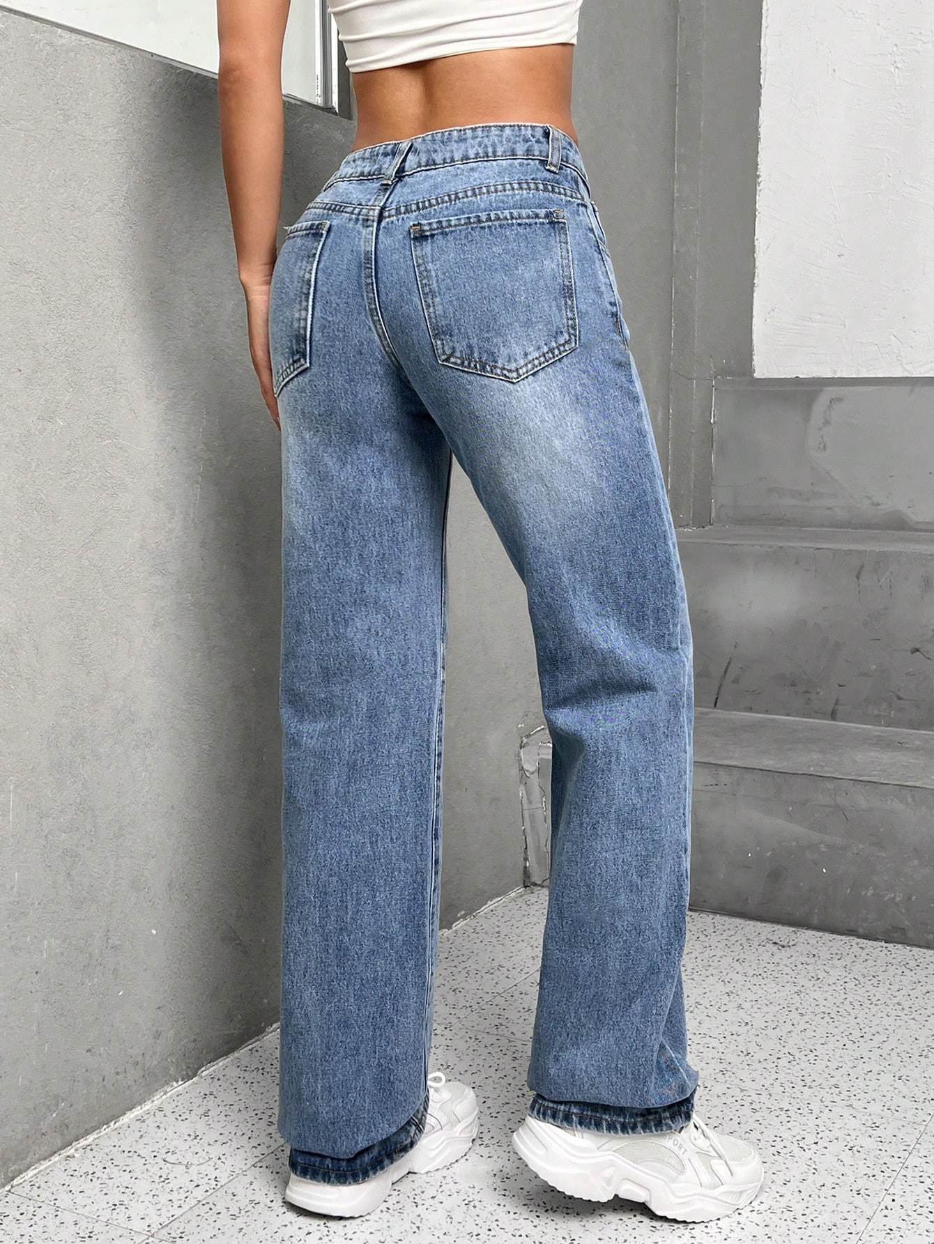 PETITESlantPocketStraightLegJeans_21737553_details_1