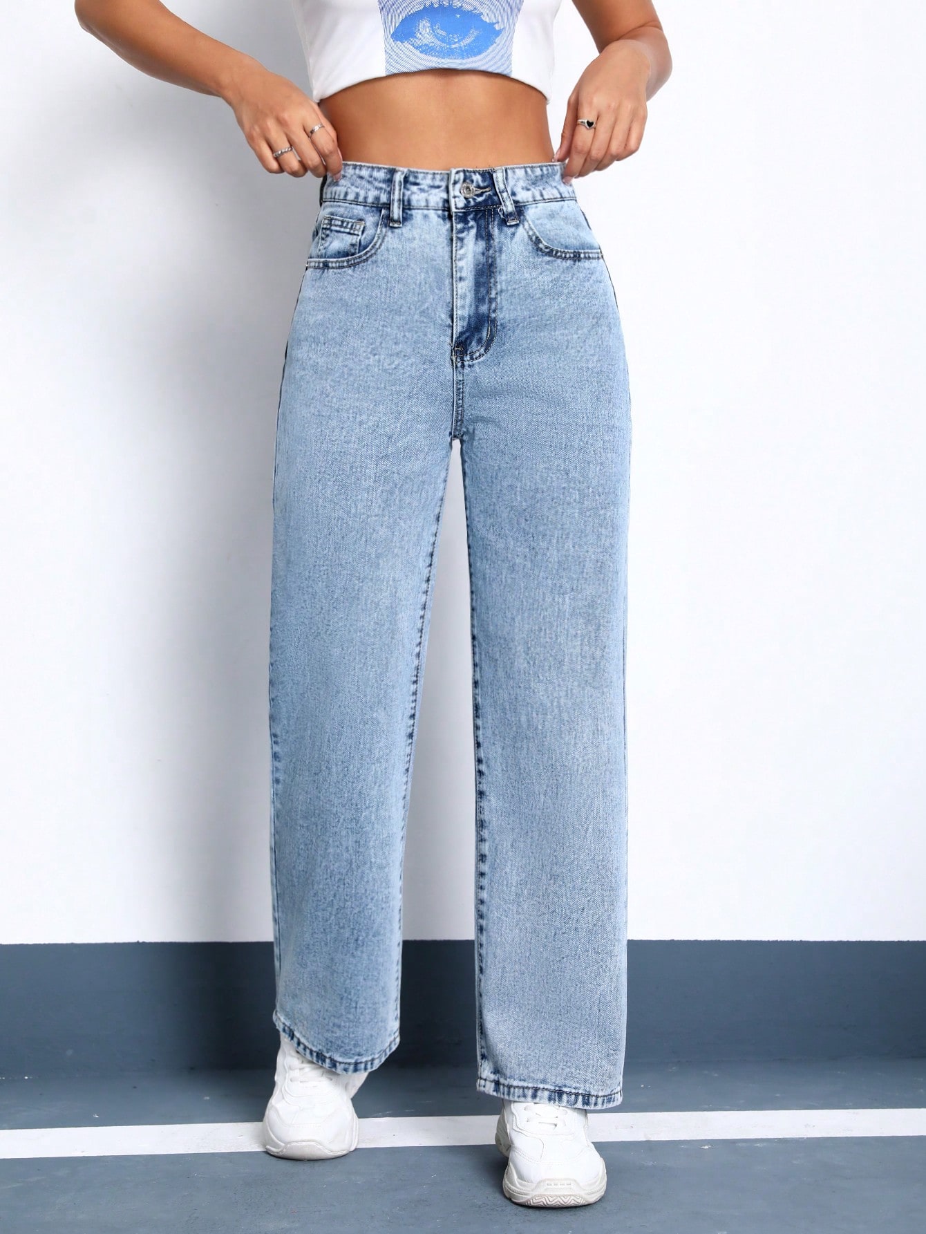 PETITESolidStraightLegJeans_18359696_details_2