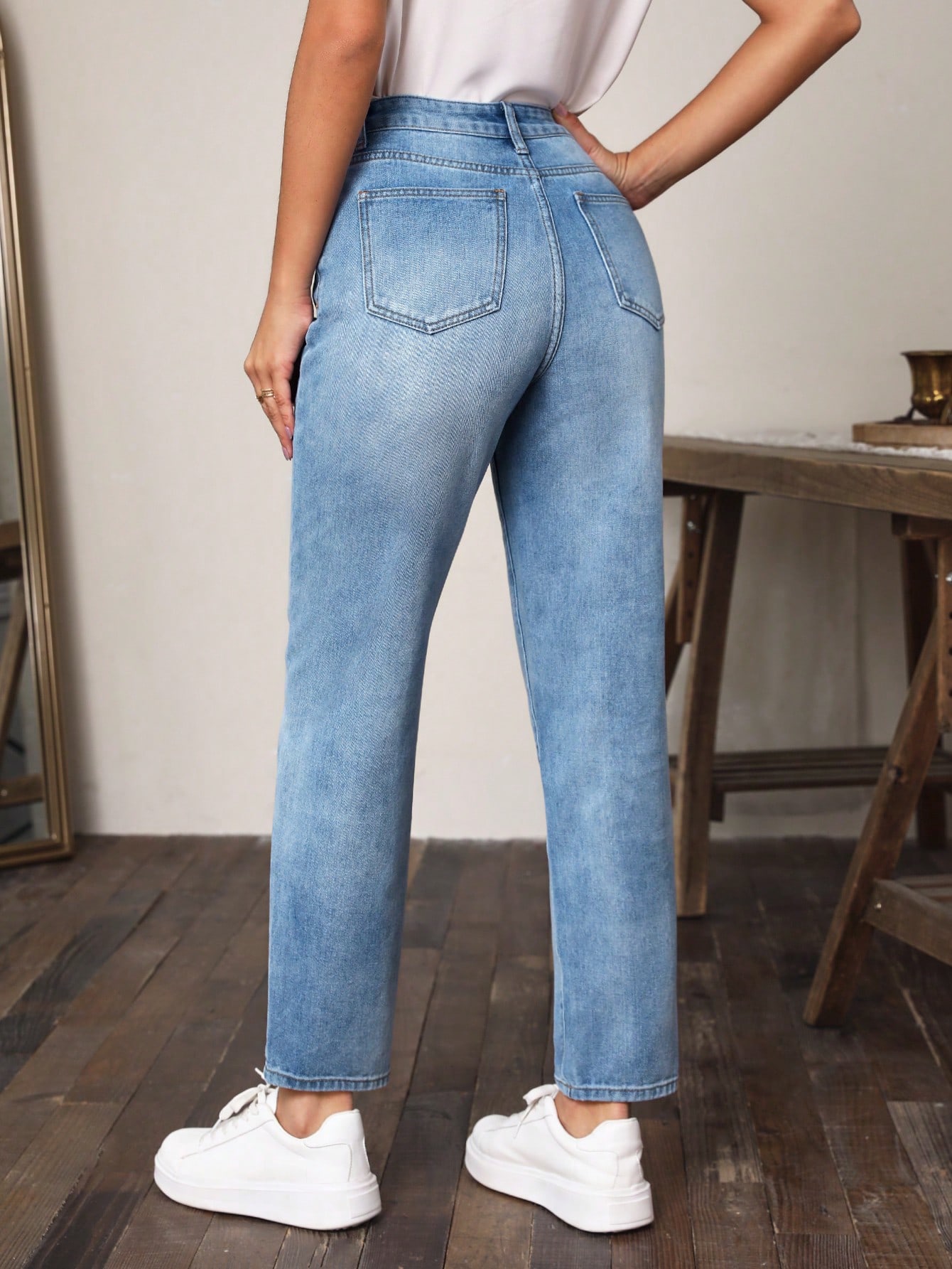 LUNEHighWaistBleachWashMomFitJeans_21439125_details_1