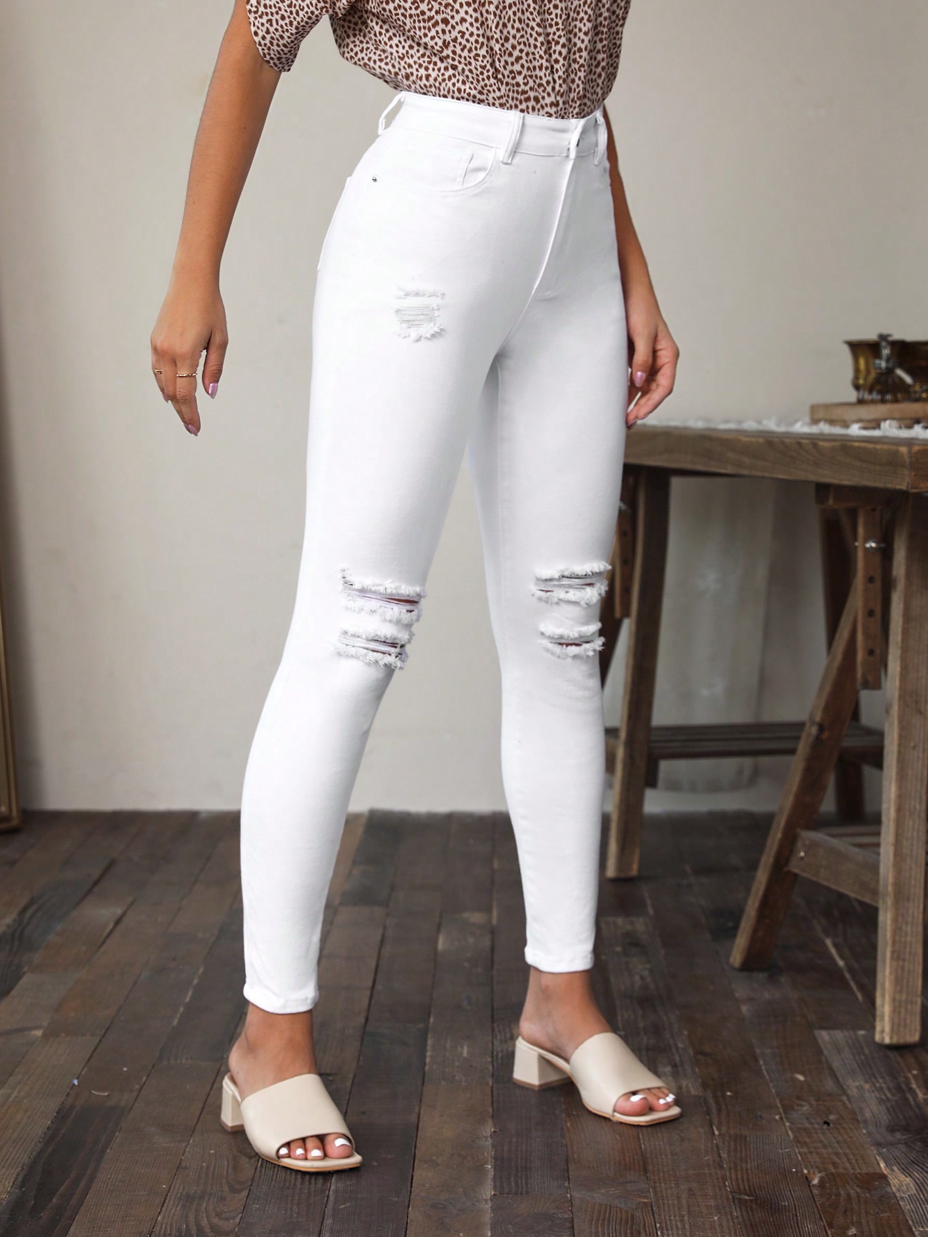 FrenchyRippedSkinnyJeans_21577209_details_4