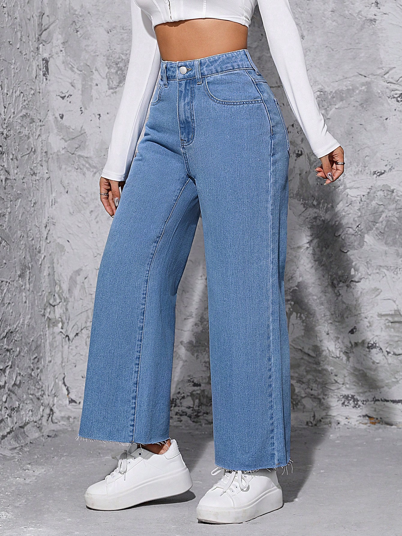 PETITEHighWaistWideLegJeans_23554788_details_3