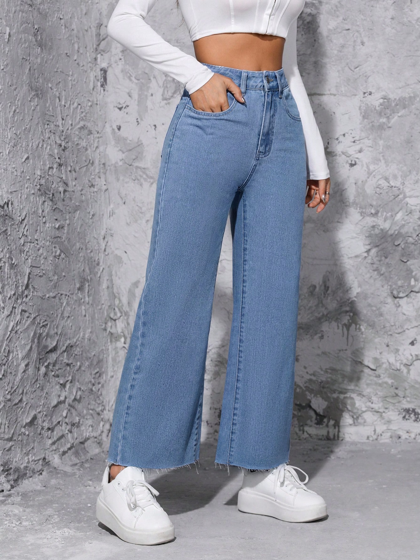 PETITEHighWaistWideLegJeans_23554788_details_4