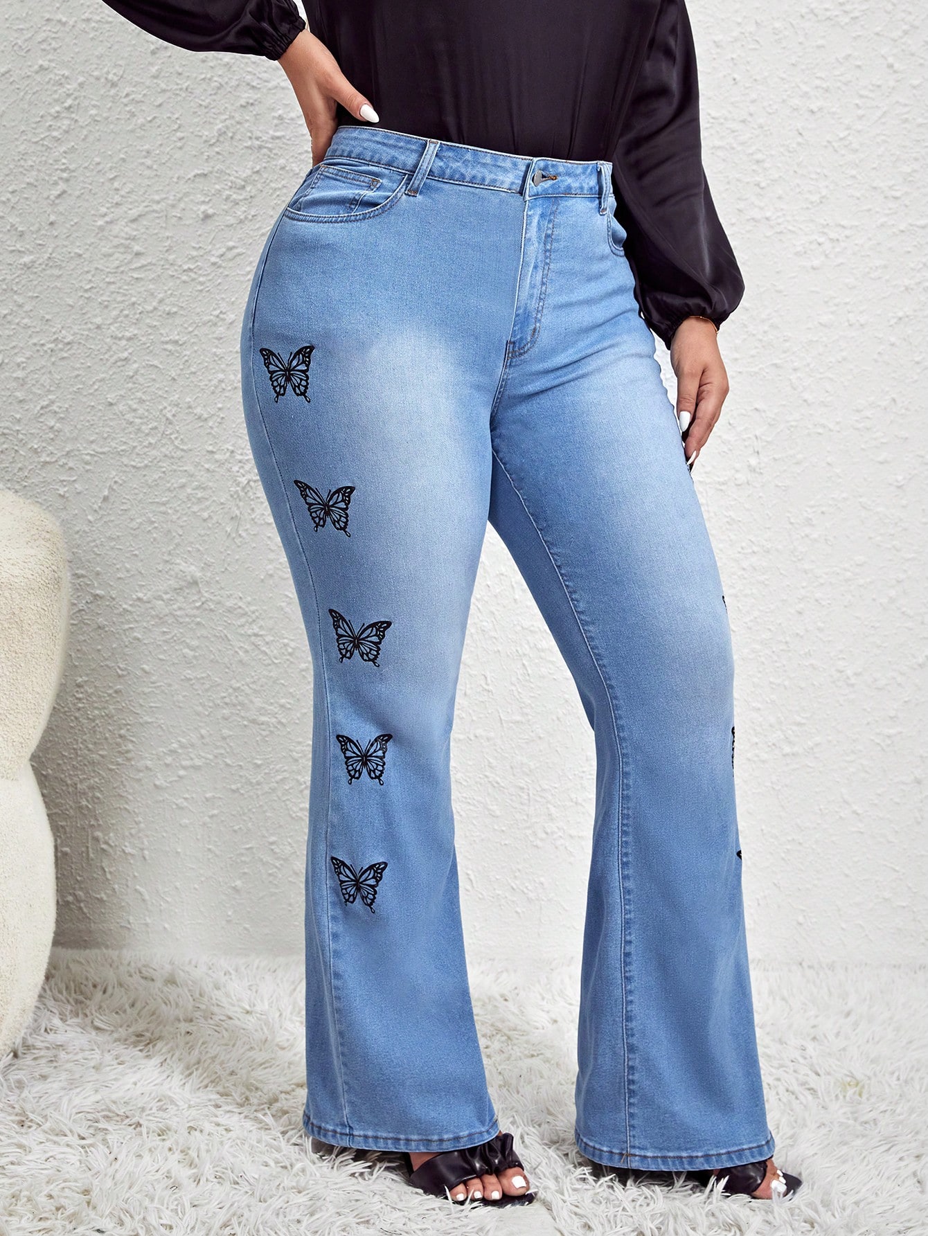 EssncePlusButterflyPrintFlareLegJeans_19830159_details_0