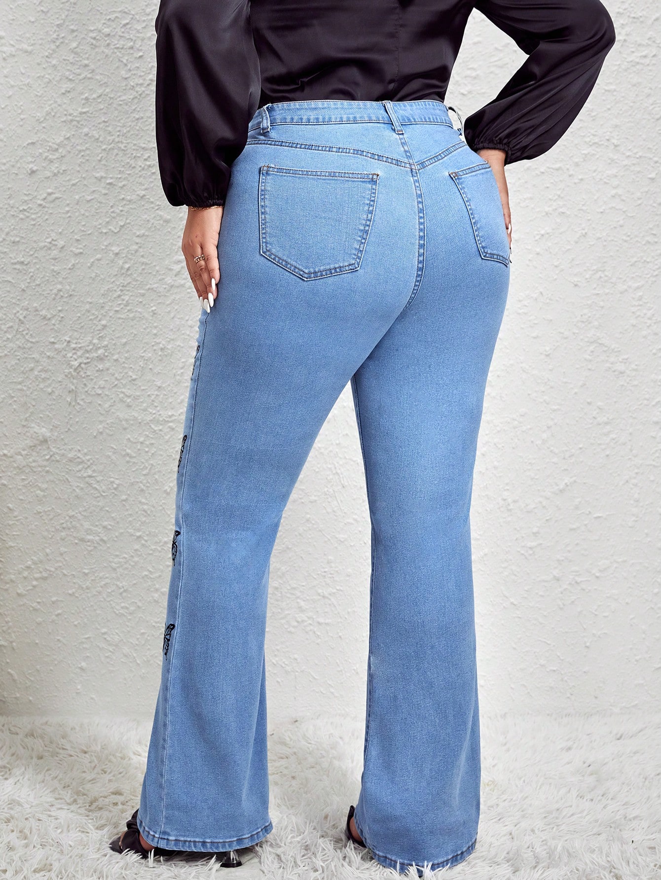 EssncePlusButterflyPrintFlareLegJeans_19830159_details_2