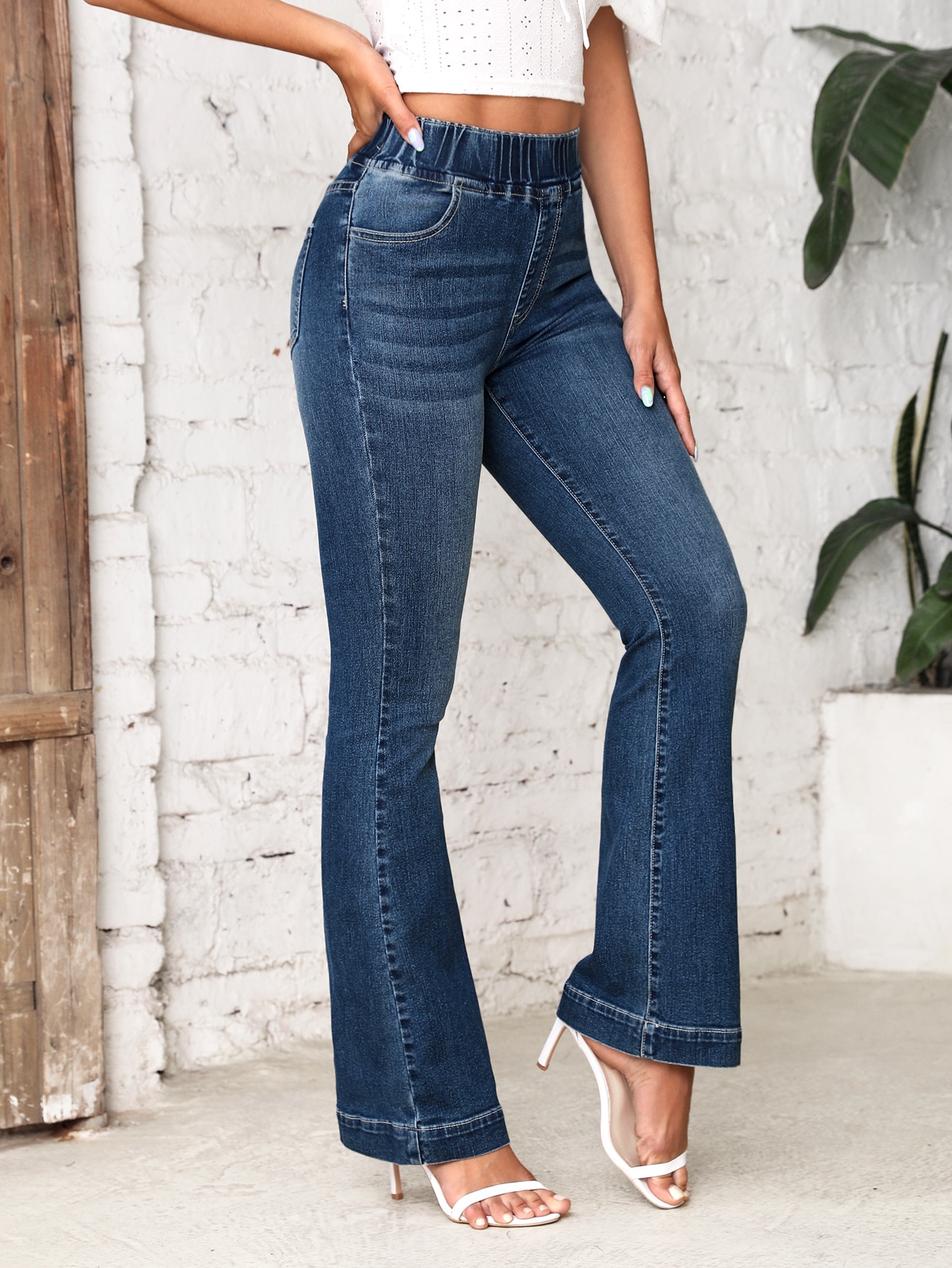 FrenchyElasticWaistFlareLegJeans_13092525_details_5