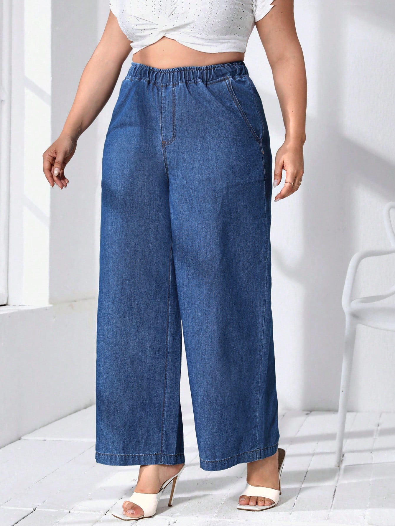 EssncePlusElasticWaistWideLegJeans_17597496_details_0