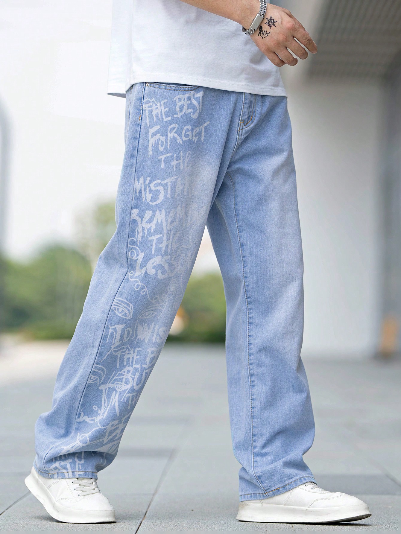 ManfinityMenLetterGraphicStraightLegJeans_17340157_details_0