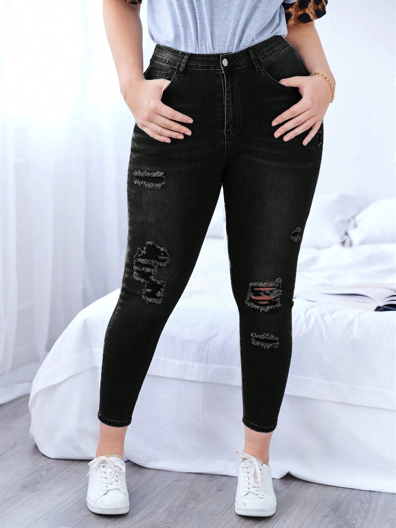 EMERYROSEPlusRippedSkinnyJeans_23703807_details_4