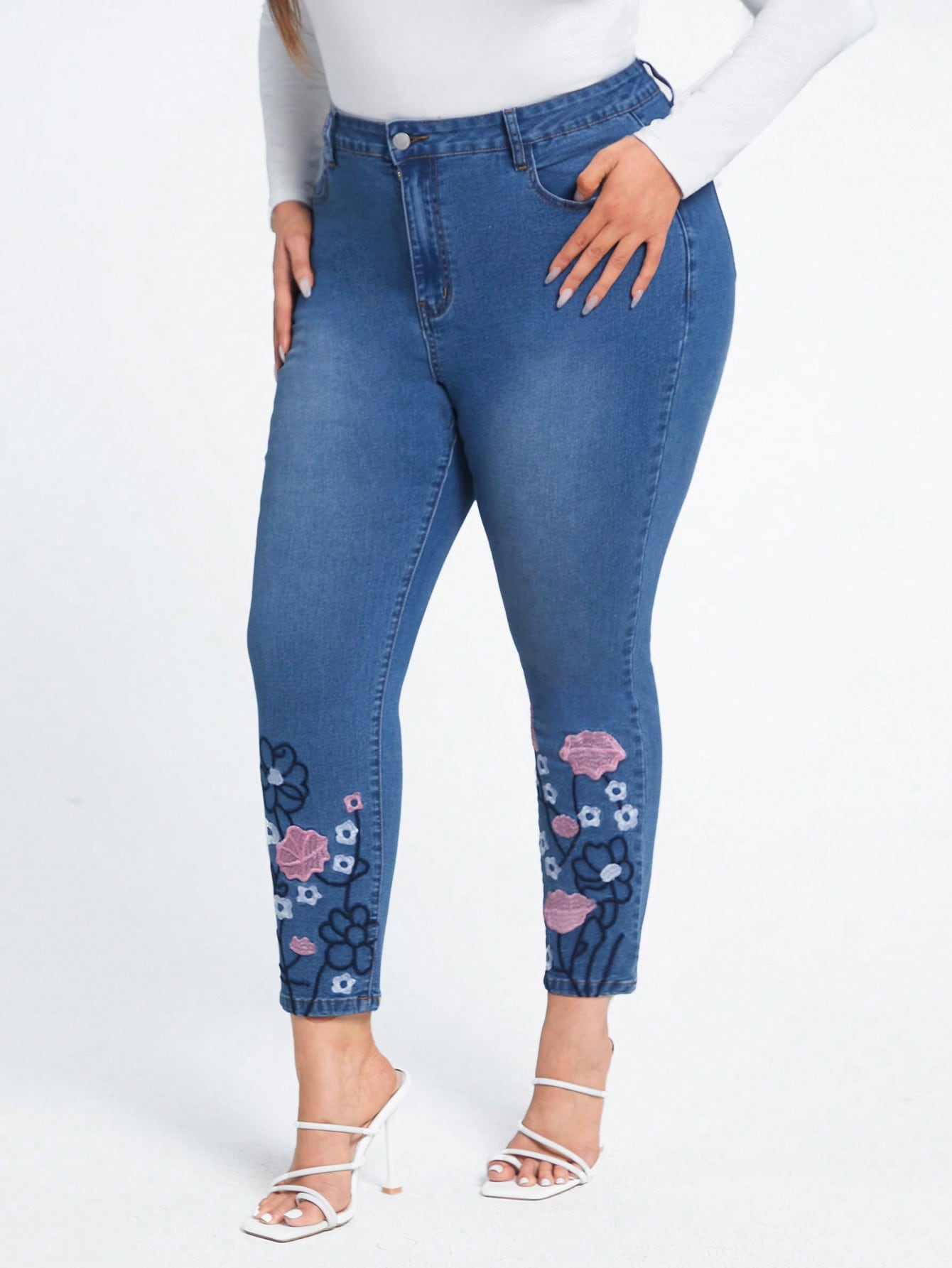 FrenchyPlusFloralEmbroiderySkinnyJeans_21017357_details_0