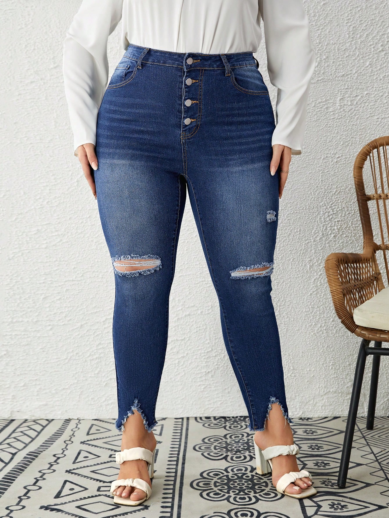 LUNEPlusButtonFlyRippedRawCutSplitHemSkinnyJeans_23297105_details_2