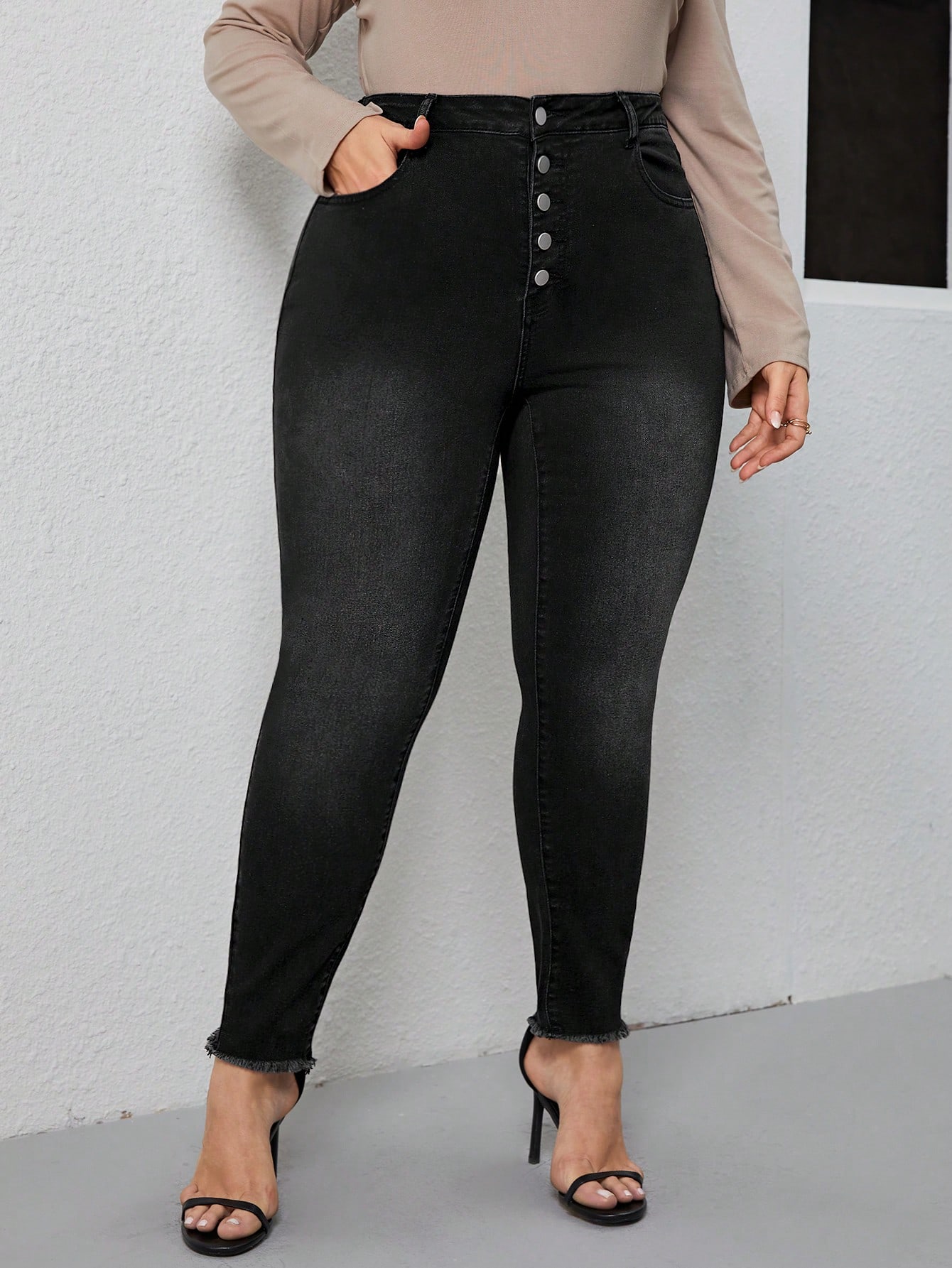 LUNEPlusButtonFlySkinnyJeans_21037575_details_3