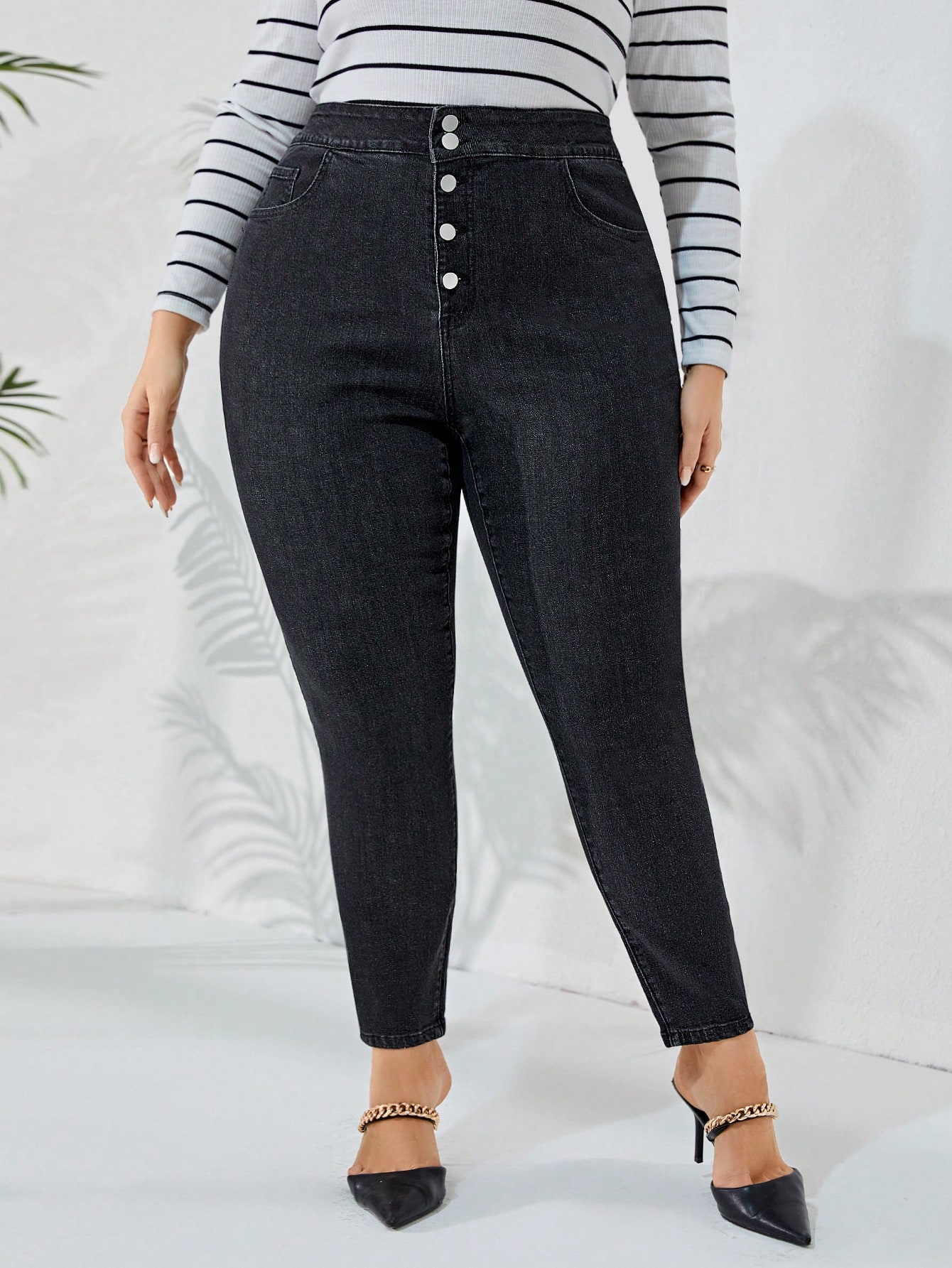 PrivéPlusButtonFlySkinnyJeans_22820951_details_0