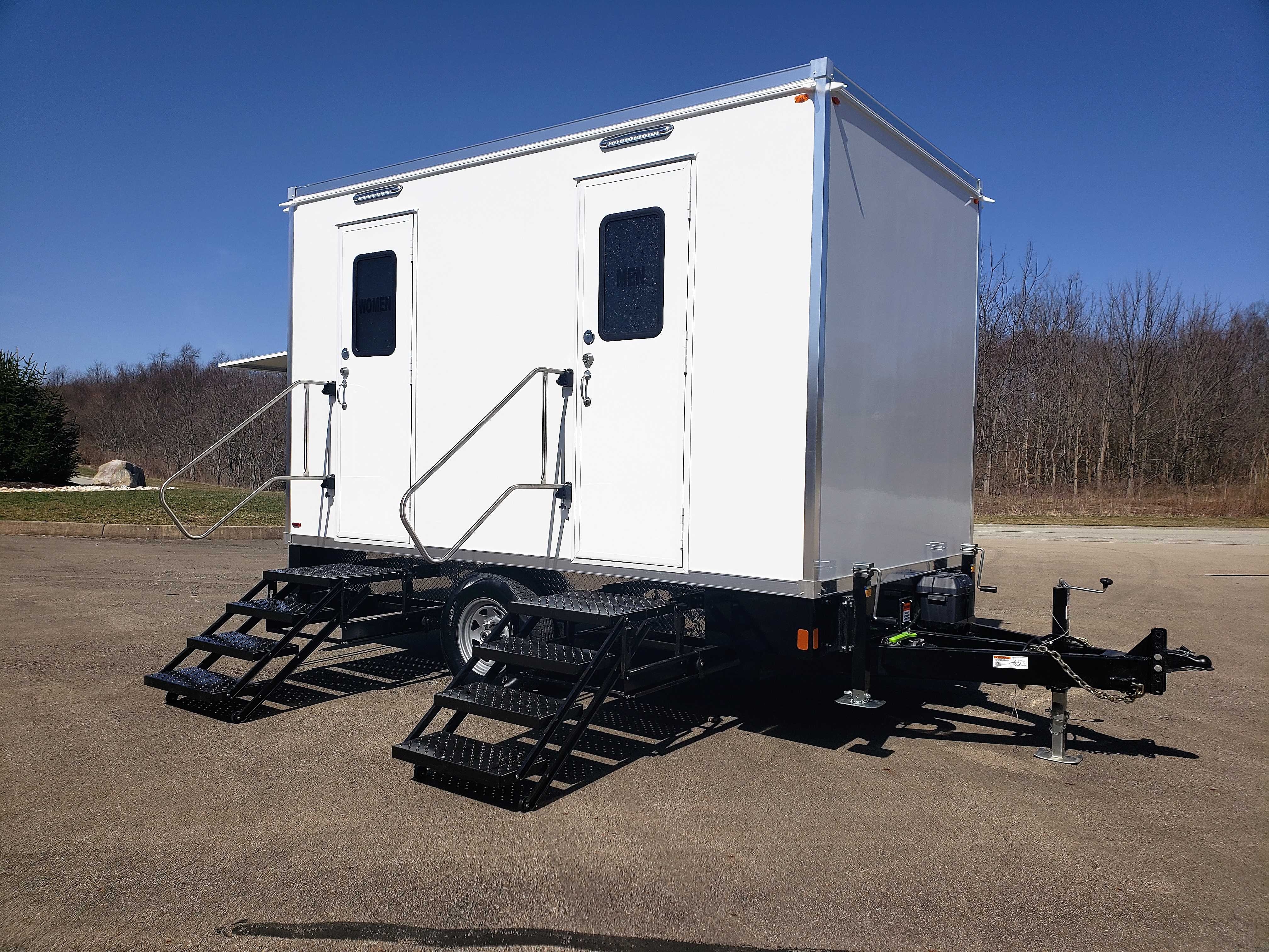 1-RestroomTrailers-1216-Ext-2