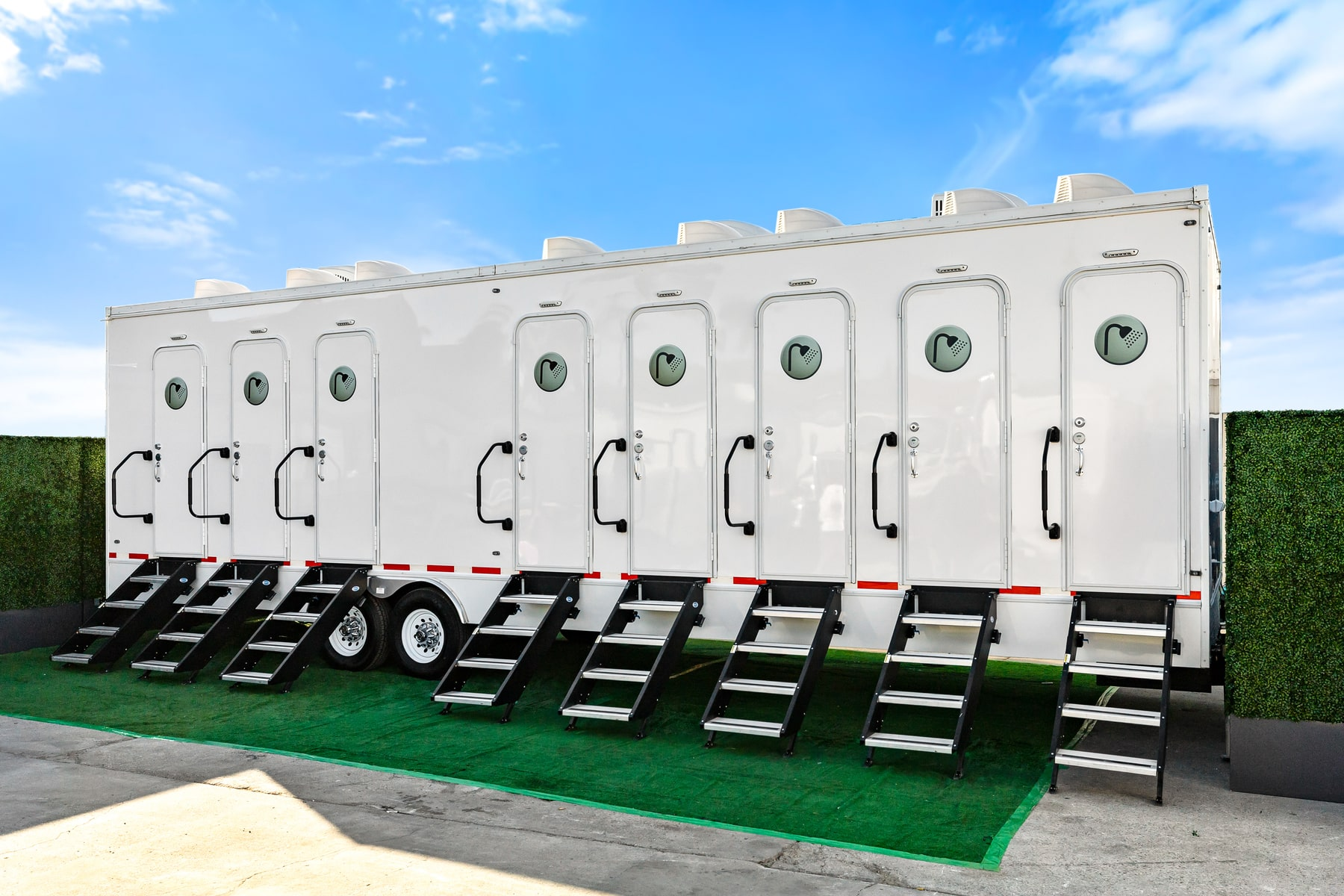 2-ShowerTrailers-1713257495104