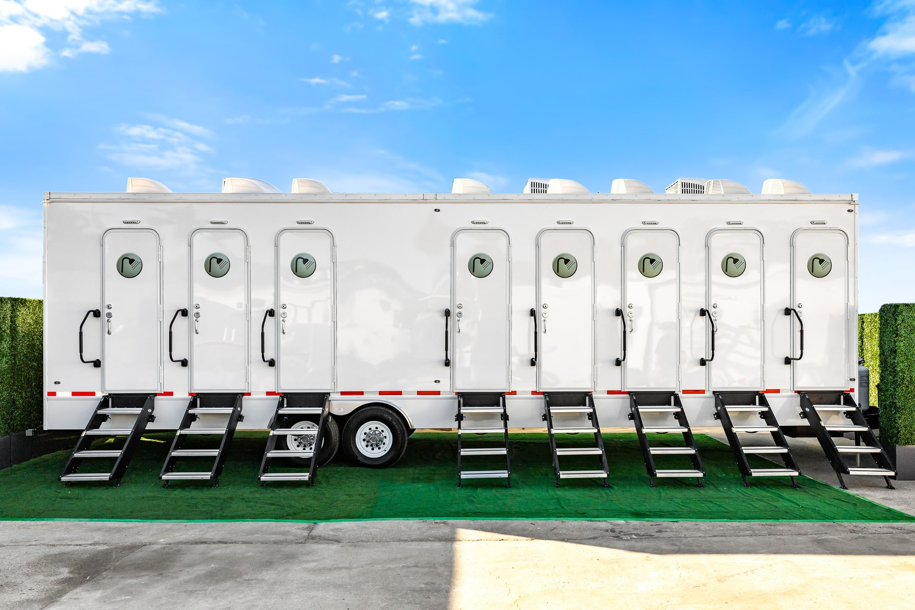 2-ShowerTrailers-1713257507387