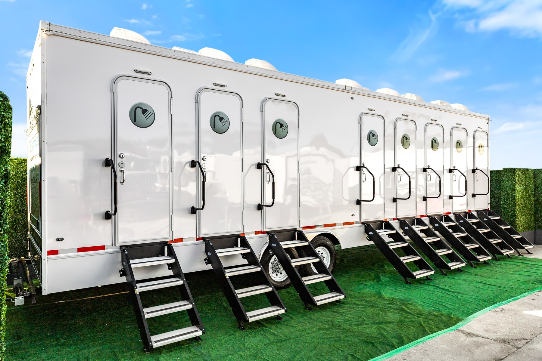 2-ShowerTrailers-1713257516937