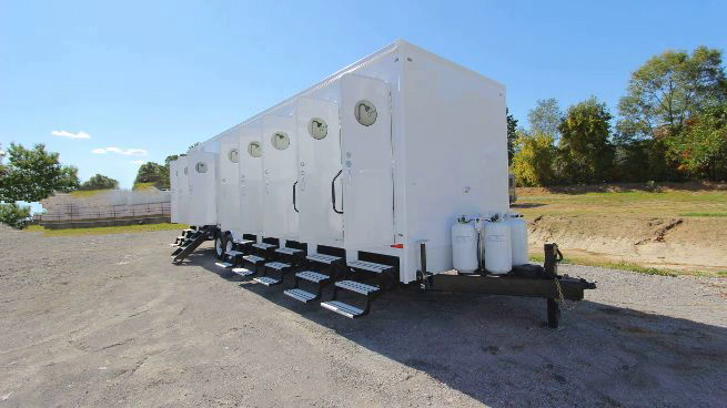 2-ShowerTrailers-img_6623w_1