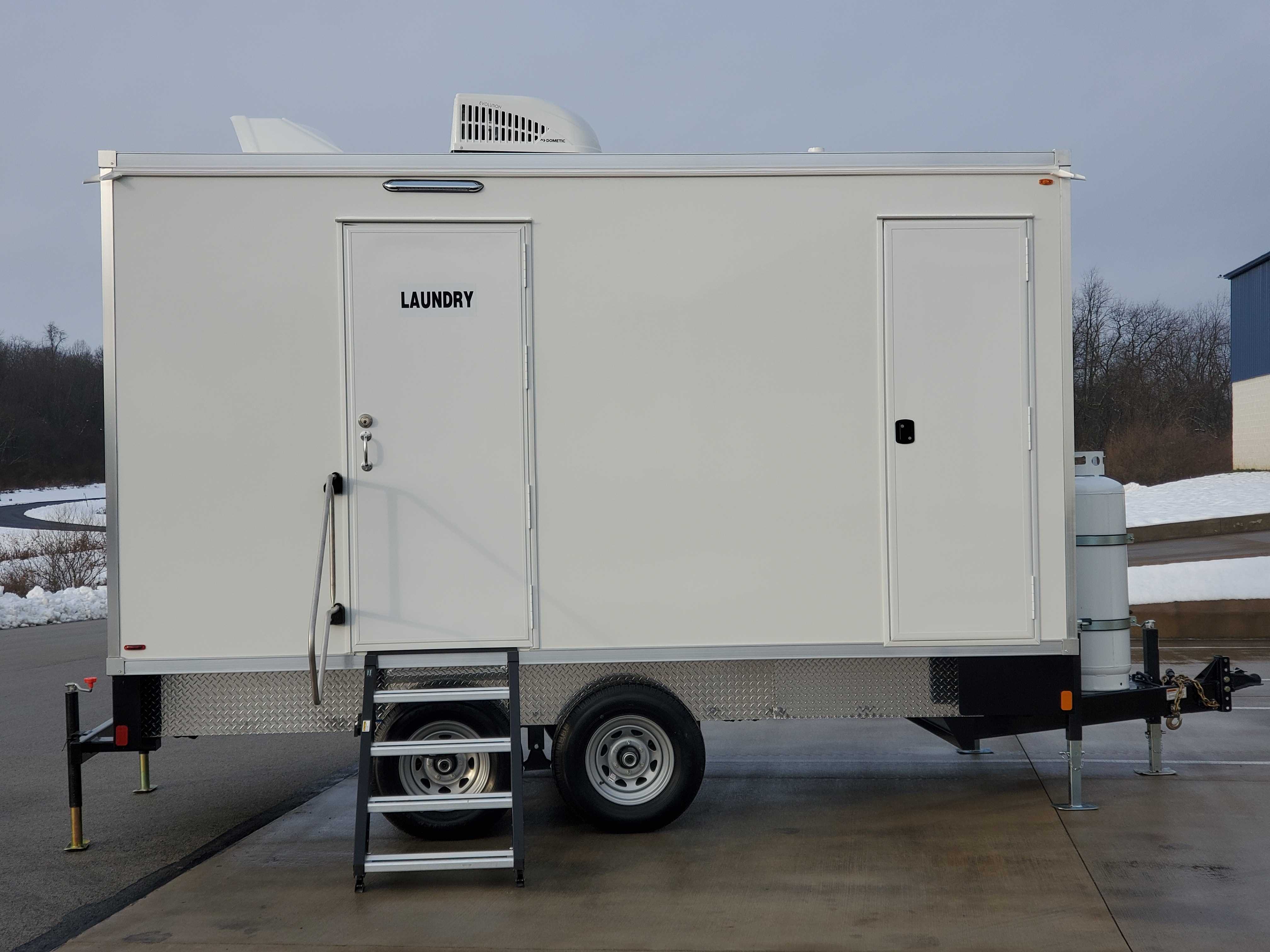 4-ComboTrailers-4-Station-Laundry-Trailer-for-sale